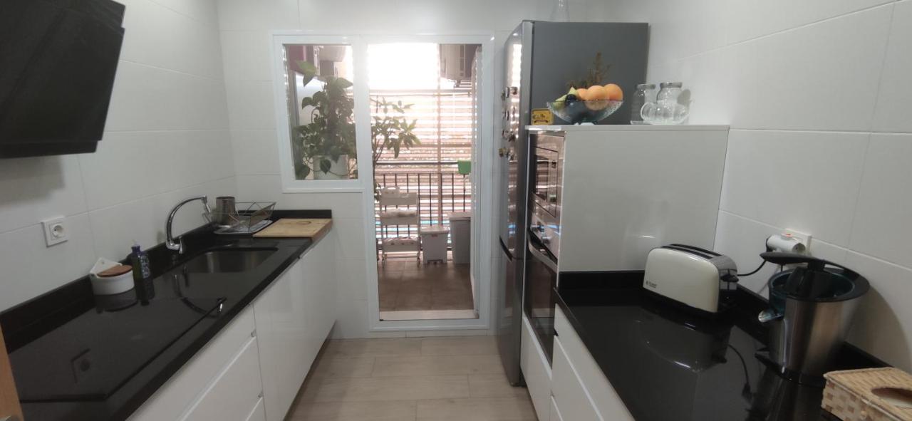 Se Alquila Habitacion Muy Luminosa Con Bano Privado En Apartamento Compartido Rincón de la Victoria Kültér fotó